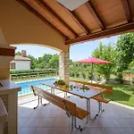 Three-bedroom In * Tinjan