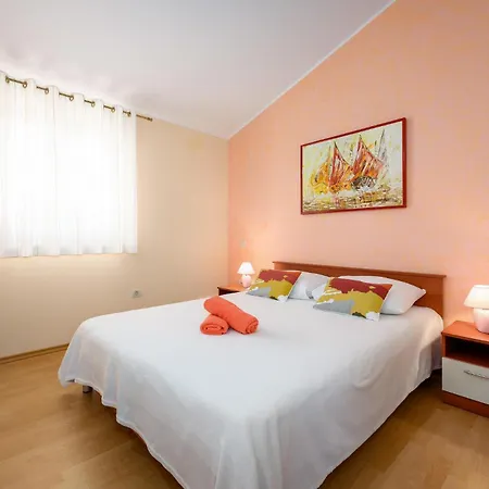 Three-bedroom In Dom wakacyjny Tinjan