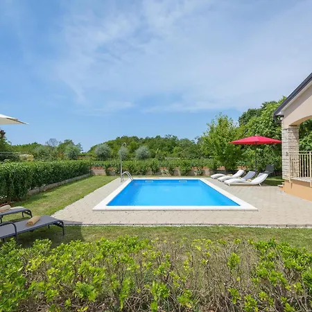 Three-bedroom In * Tinjan