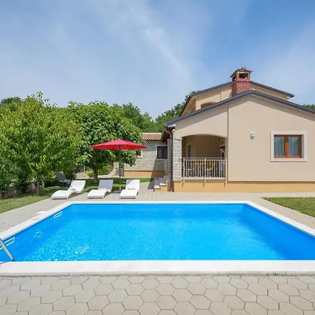 Three-bedroom In Dom wakacyjny