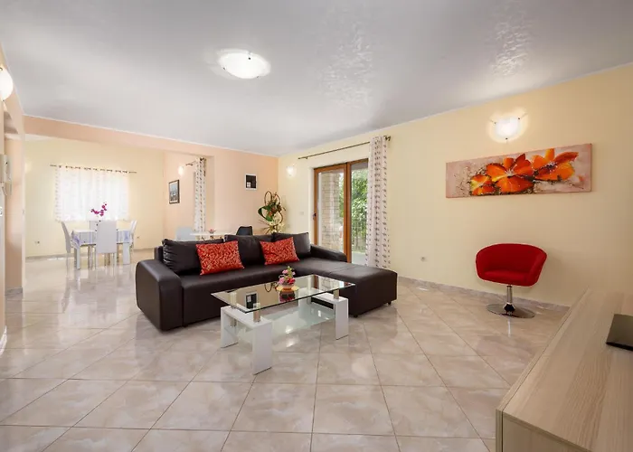 Three-bedroom In 펜션