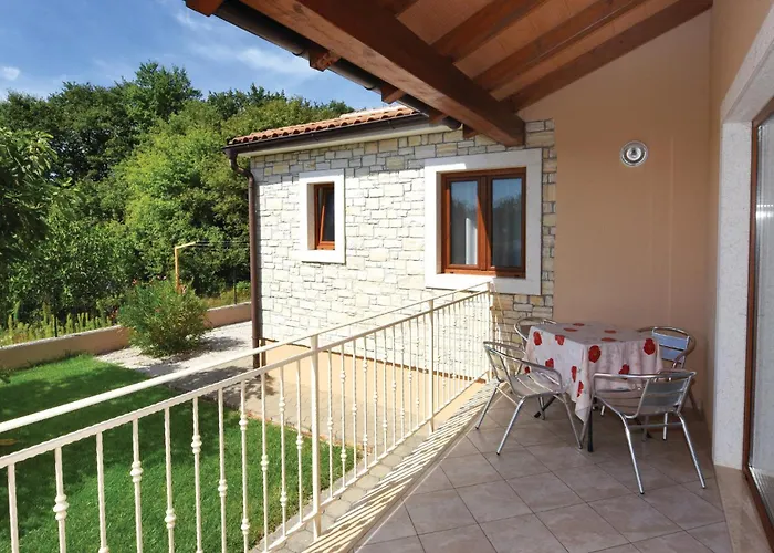 펜션 Three-bedroom In *