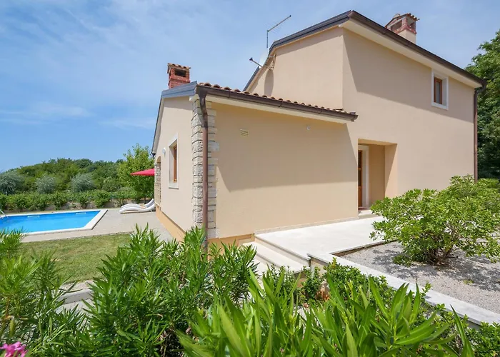 Three-bedroom In 펜션 *