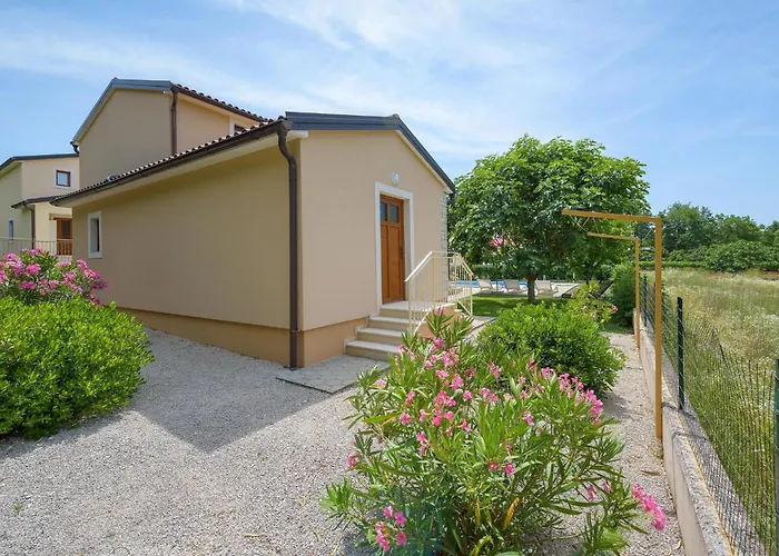 펜션 Three-bedroom In Tinjan