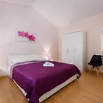 Three-bedroom In Tinjan