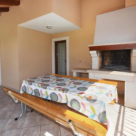 Amazing In Holiday home Tinjan