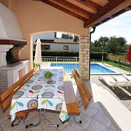 Holiday home Amazing In Tinjan