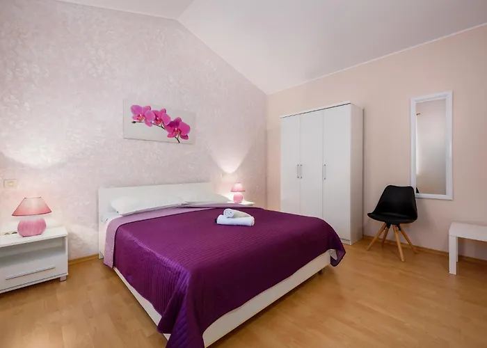 Three-bedroom In Tinjan