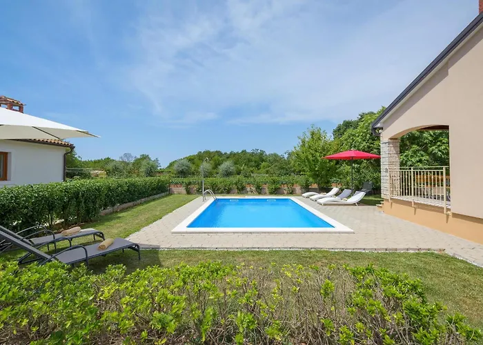 Three-bedroom In * Tinjan