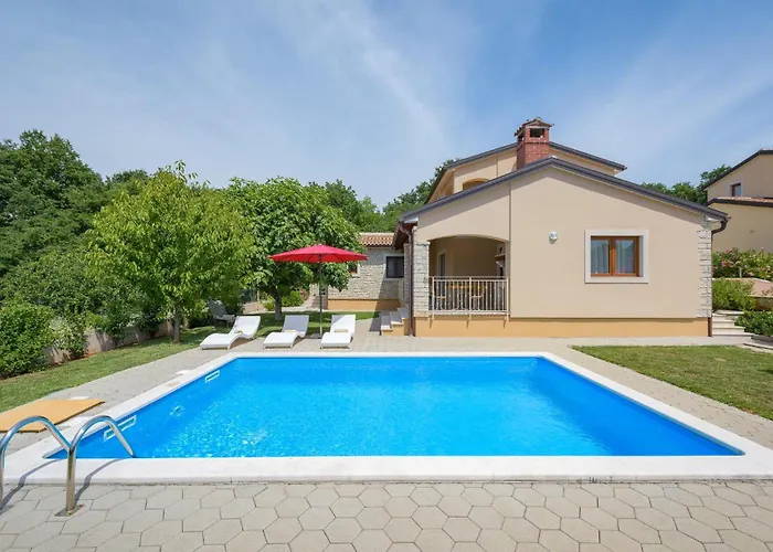Three-bedroom In Holiday home